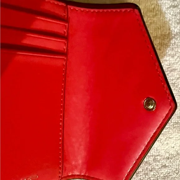 Michael Kors Dark Pink nd White Tri-Fold Wallet - Picture 16 of 17